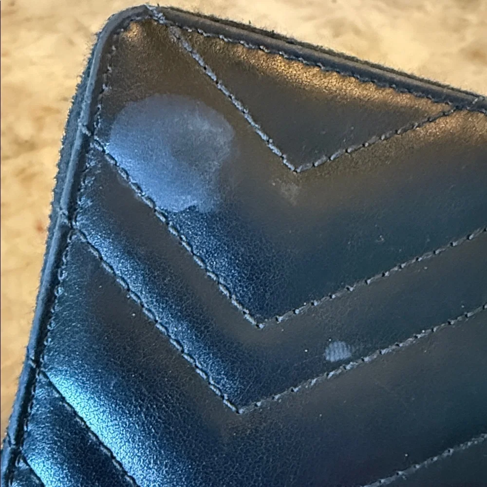 Gucci Black Leather Wallet with Gold Logo - Picture 2 of 8